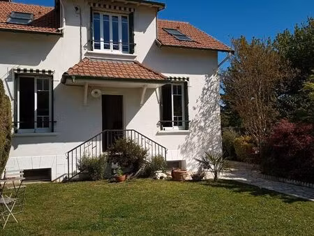 élégante “vieille dame” des années 30 – rénovée avec soin – tarbes saint-anne – 143 m²