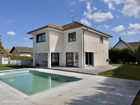 villa 7 pièces 185 m²