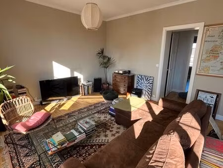 t2 lumineux rénové - 72 63 m² + garage privatif - centre ville - particulier