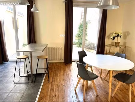 maison avec grand garage et terrasse sans vis à vis