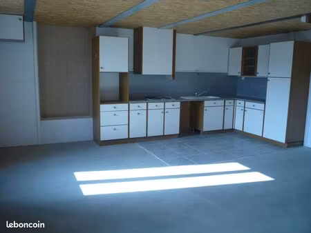 maison à louer 62 rue st ménélée à menat