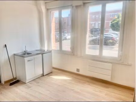 particulier loue appartement centre ville de courrieres