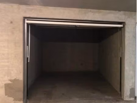 loue garage/box en sous sol
