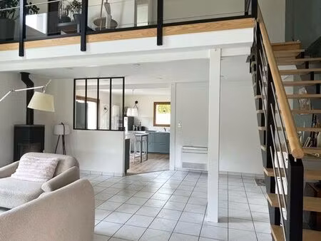 vue dégagée exceptionnelle – maison rénovée avec piscine – centre bourg – gare à pied (nan