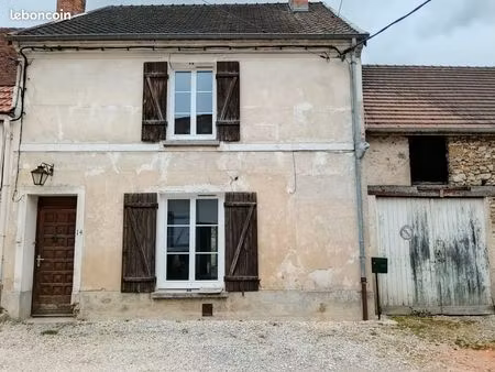 maison avec jardin et garage attenant