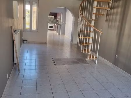 maison de ville semi-indivielle à louer