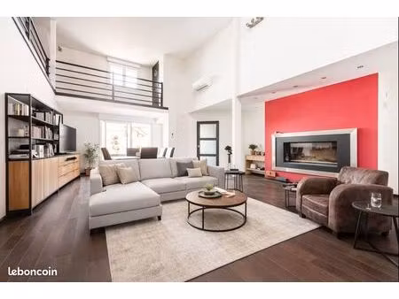 maison style loft de 320m² dans résidence privée