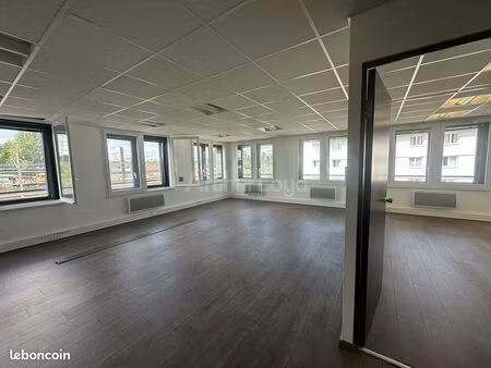 bureaux 365 m²