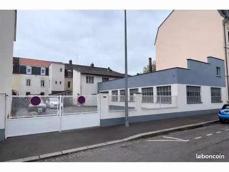 fond de commerce / garage / atelier