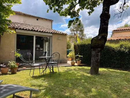 maison ancienne dans le centre bourg de bessines