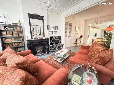 maison 7 pièces 212 m²