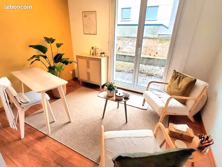 pièce/bureau dans espace pluridisciplinaire - samedi