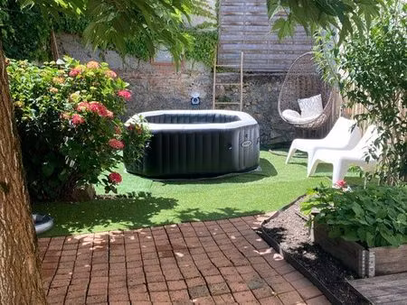 maison de ville avec jardin-hyper centre de bressuire