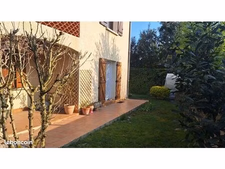 appartement d'environ 78 m² avec parking privatif + garage + cave