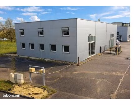 local 430 m² à sausheim – bureaux  mezzanine  sous-sol  compteur triphasé  chauffage gaz  