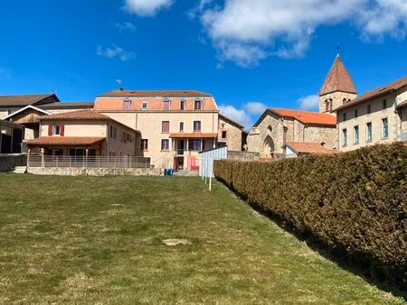 maison de bourg dans petite co propriété