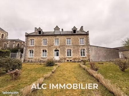 maison 350 m² saint-pierre-des-nids