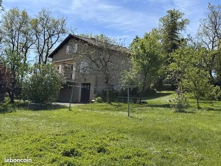 maison 6 pièces 240 m²