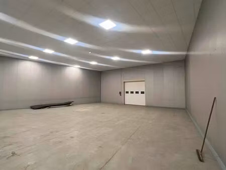 local industriel / logistique