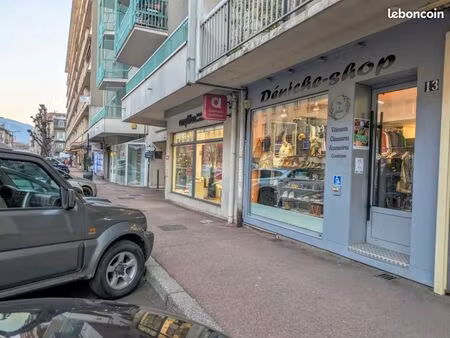 local commercial 59m² - loyer 1 200 centre ville aix-les-bains