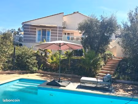 superbe villa 4 faces de plein pied avec vue panoramique sur le canigou  la plaine du rous