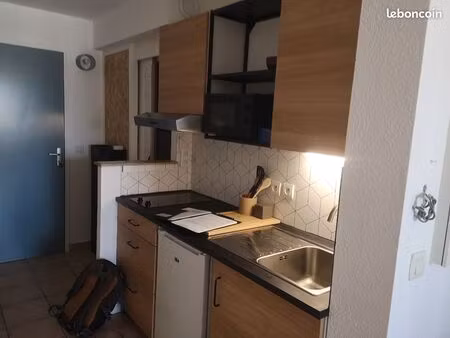 très beau studio meublé et équipé