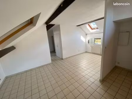 appartement t3 mansardé à louer