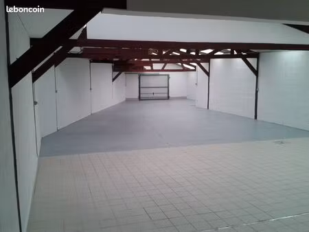 entrepot 300 m2 proche rocade la pointe