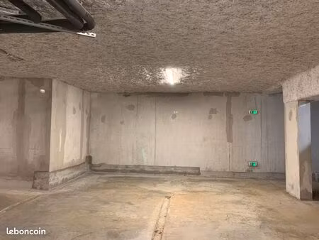 place de parking sécurisée en sous-sol smh/grenoble/la tronche/meylan