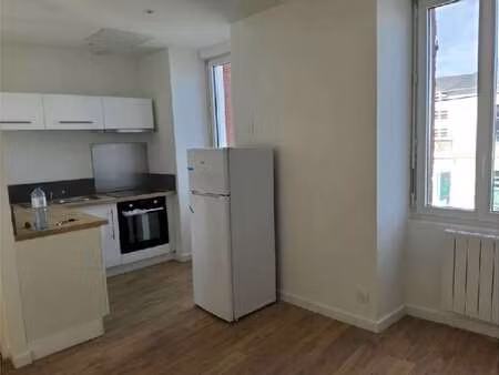 location appartement 2 pièces à lamballe (22400) : à louer 2 pièces / 27m² lamballe
