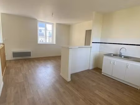 logement f3 dans beau village