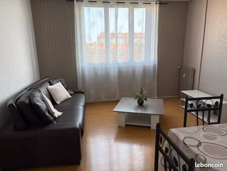 beau t2 meublé  au calme  spacieux  près centre ville