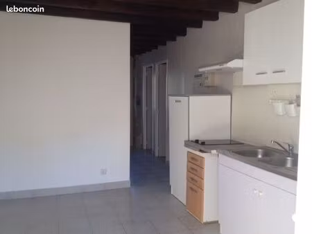 appartement rdc avec courette