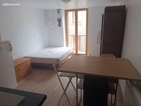 loue studio meuble 400 euros charges comprise