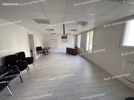 bureaux 125 m²