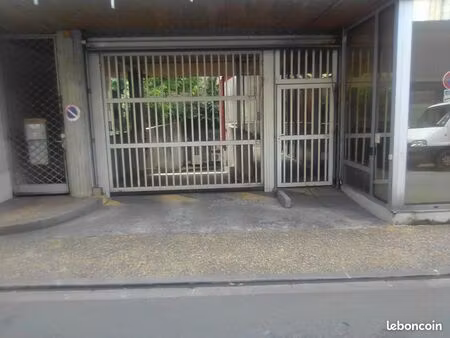 box 18 m2 centre ville périgueux