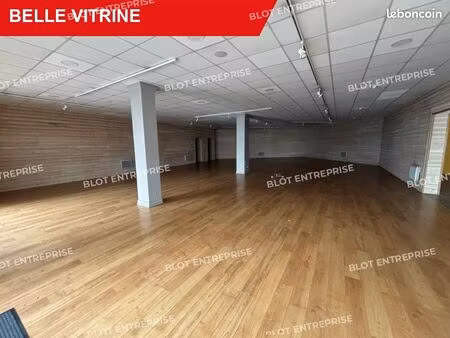 local commercial 262 m²