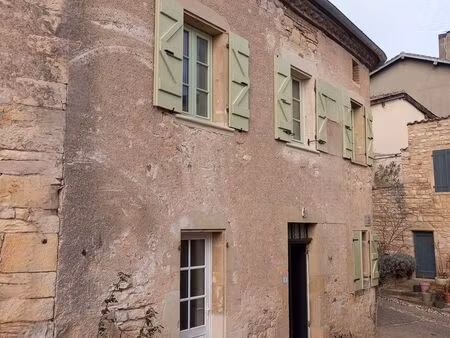 local commercial / atelier + appartement rénové dans village classé