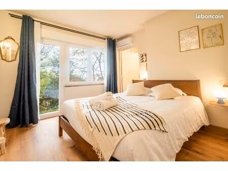 superbe t2 meublé avec bel extérieur & parking