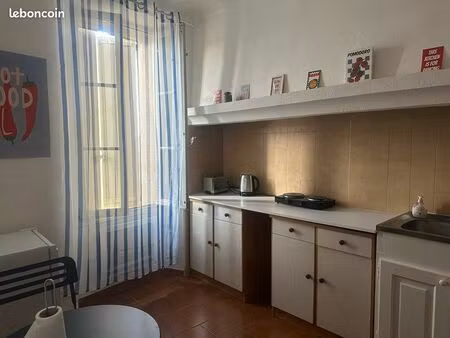 loue studio de mai à septémbre