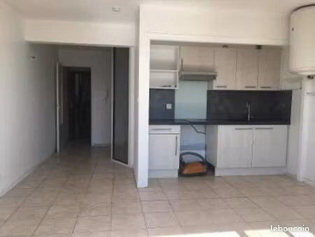 studio 1 pièce 33 m²