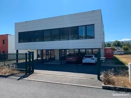 local d'activite 521 m² annecy