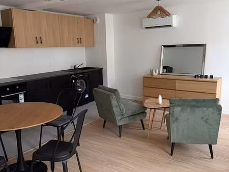 t2 rénové avec parking hyper centre