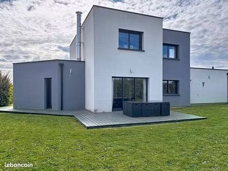 maison 6 pièces 146 m²