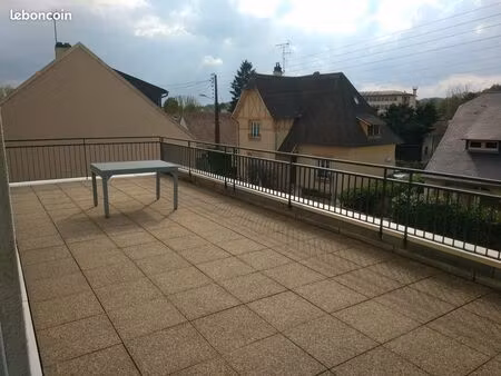 grand t2 avec terrasse