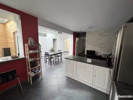 maison à louer au centre de conneré