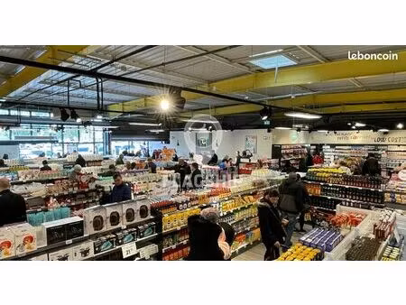 local commercial 952 m² pontault combault