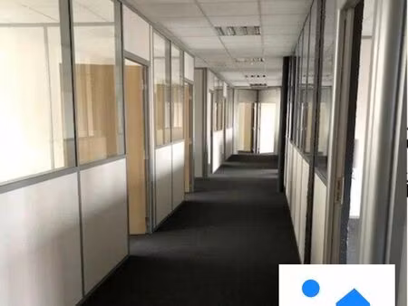 bureaux 147 m²