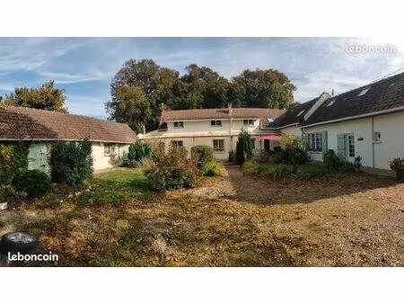 propriété 11 pièces 227 m²