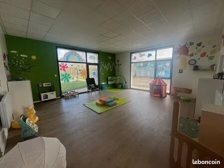 local commercial 125 m² belbeuf